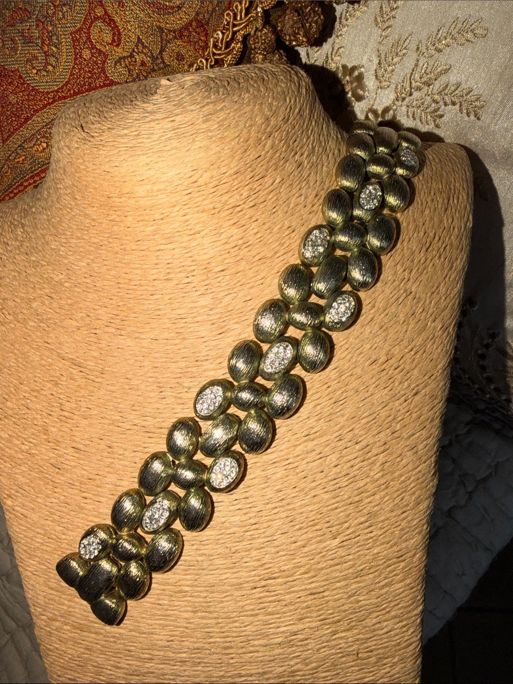 Magnetic clasp Elegant Gold-Tone Pavé Statement Bracelet